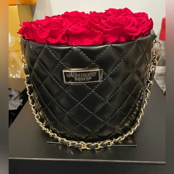 Forever Roses - Picture 4 of 7